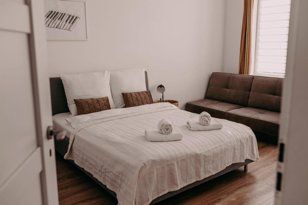 Chopin'S Apartment Bielsko-Biala Bagian luar foto